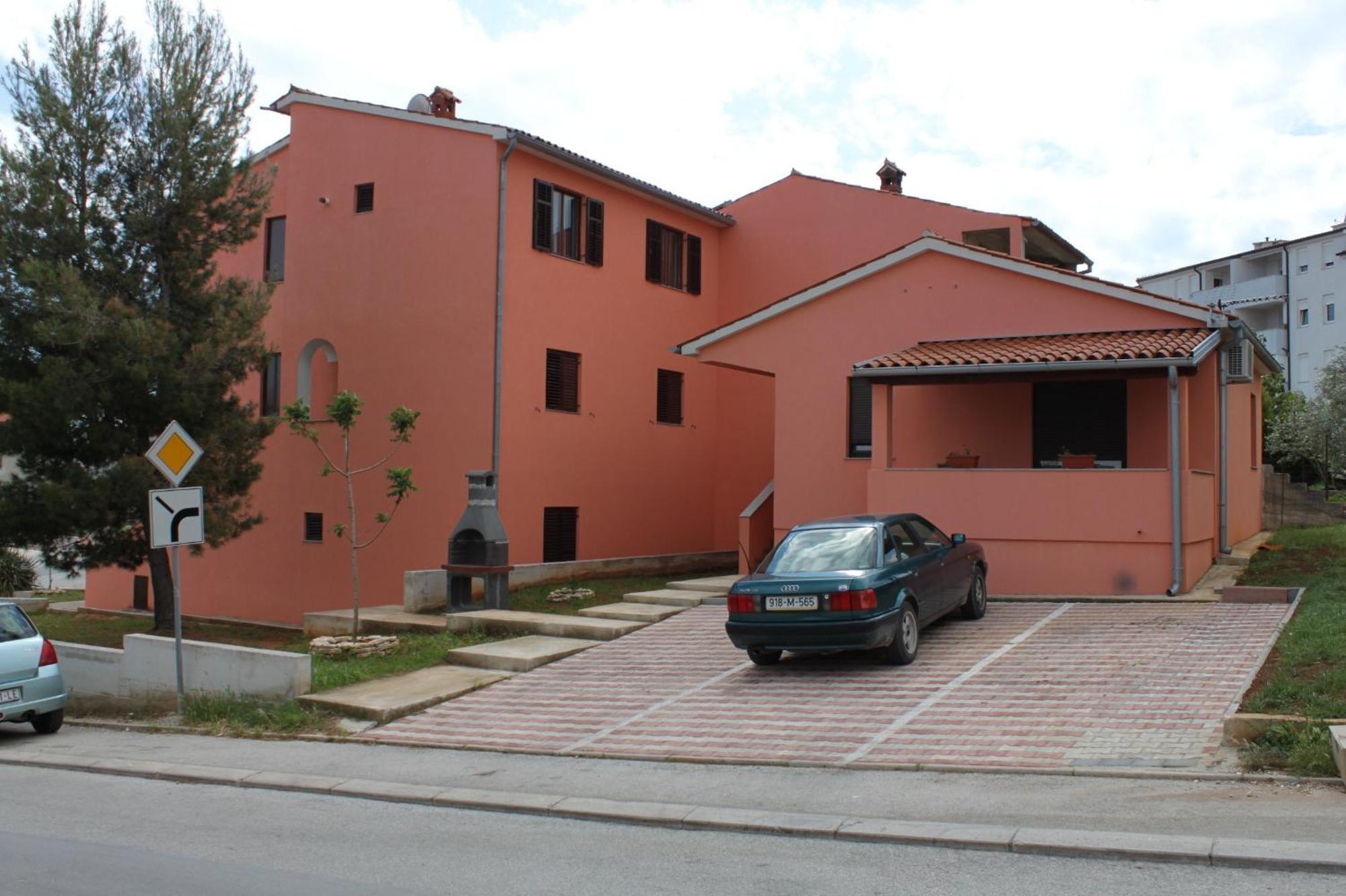 Apartment With A Parking Space - 10429 Pula